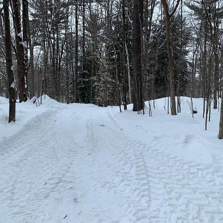 Country Living Bed and Breakfast Gravenhurst Esterno foto